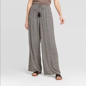 Knox Rose Womens Wide Leg Boho
Floral Flow Pants Black White
Pull On new